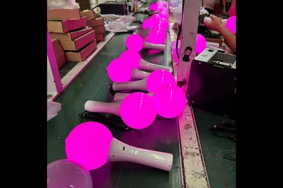 Ασύρματος ελεγκτής DMX που παρέχει ασύρματο έλεγχο για επαναφορτιζόμενα LED μπαλάκια που χρησιμοποιούνται σε συναυλίες και πολλές ημέρες πρόβες